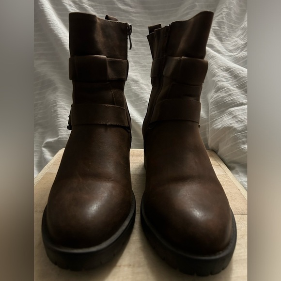 Style Torrid Brown Chunky Zip Ankle Bootie Lug-Heel Faux Leather 8W Worn… - Picture 5 of 9